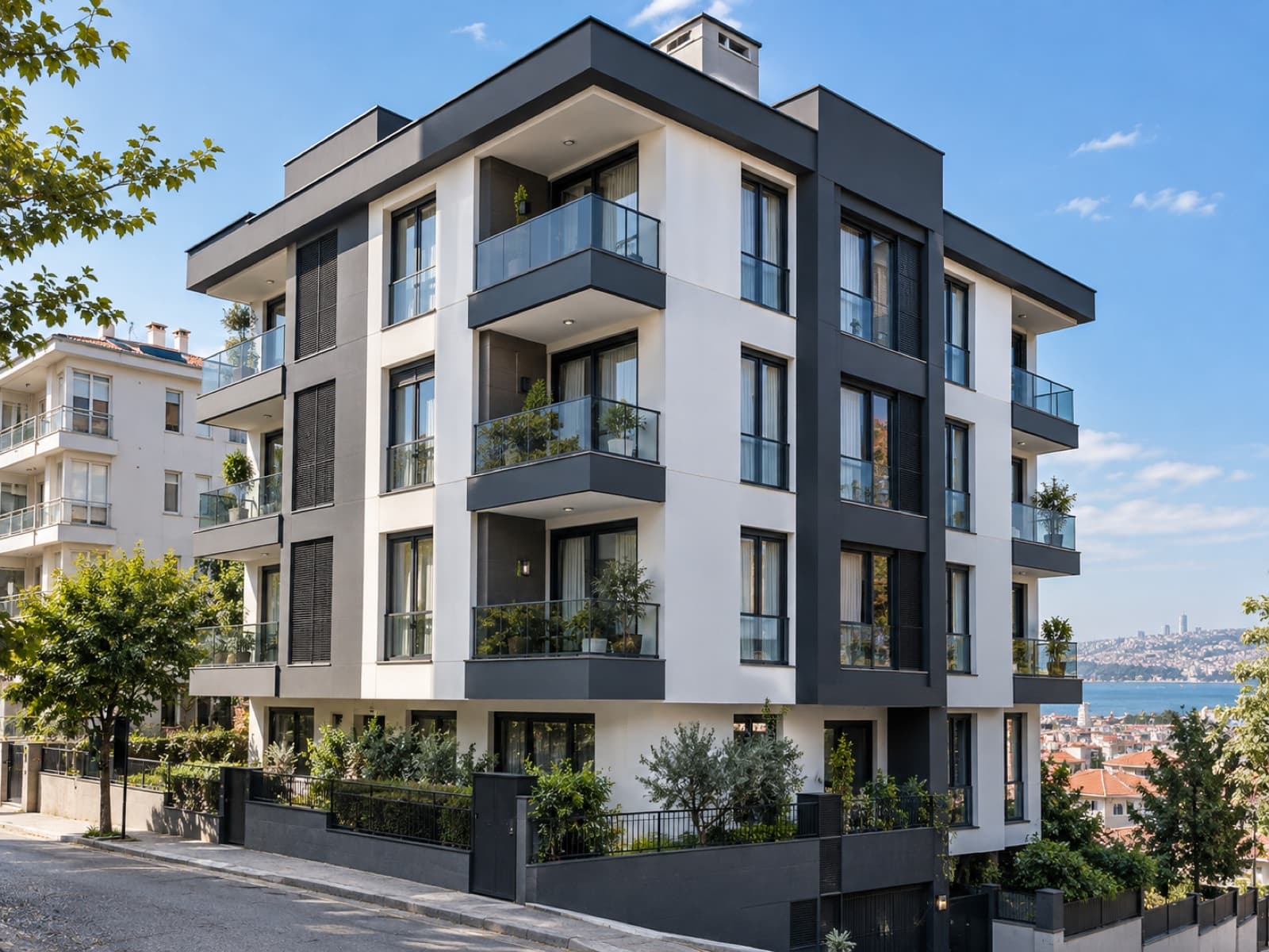 Ümraniye'de 6 katlı apartman cephesi